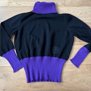 Escada 100% wool turtleneck womens 40/medium